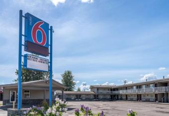 Motel 6-Fort Nelson, BC allows 18 year olds to book a room