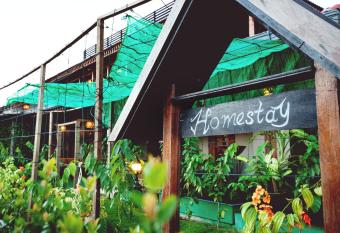 House Of My Eternal Love - Kulai Homestay allows 18 year olds to book a room