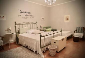 La Pausetta has Balcony rooms