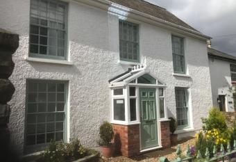 Deri-Down Guest House allows 18 year olds to book a room