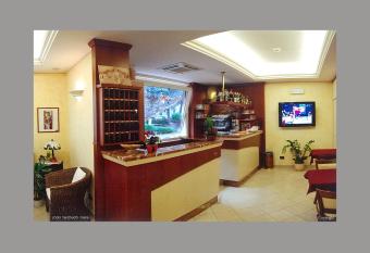 Albergo Moderna has Balcony rooms