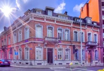 Hotel St James allows 18 year olds to book a room