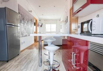 Apartamento C  ntrico LA CATEDRAL allows 18 year olds to book a room