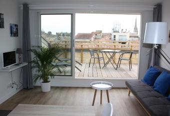 Le Clos Beaufleury allows 18 year olds to book a room