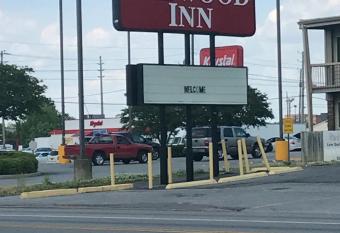 Redwood Inn has Smoking rooms