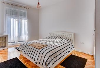 Bright Apartment Central allows 18 year olds to book a room