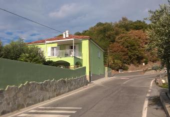 B&B Elfo degli Ulivi allows 18 year olds to book a room