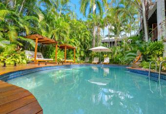 The Palms At Palm Cove has Balcony rooms