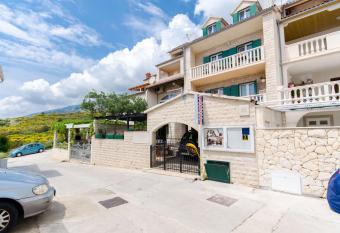 Apartments and Room Napoli has Balcony rooms