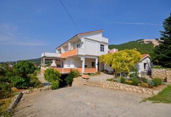 Apartment Milja has Balcony rooms