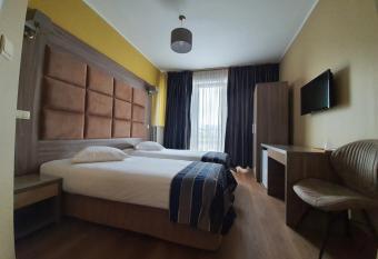 Hotel Midi-Zuid allows 18 year olds to book a room