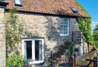 Wassail Barn Wedmore has Balcony rooms