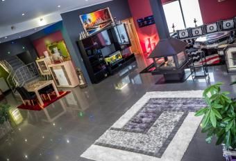 S  r  nit   - Espace D  tente Ensival has rooms with a private hot tub