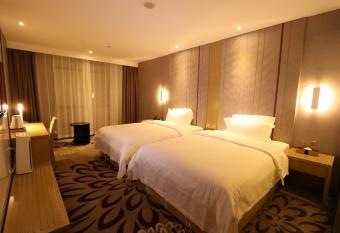 Lavande Hotel Foshan Yiwu Commodities City allows 18 year olds to book a room