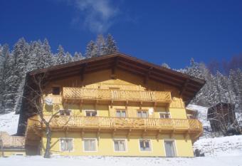 Grasreithof has Balcony rooms