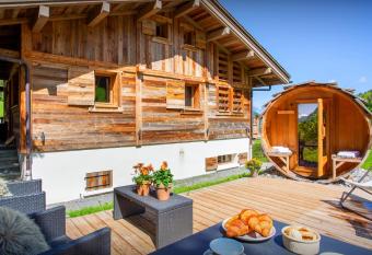 Chalet Andreanna - OVO Network has Balcony rooms