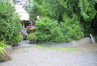 Garden House has Balcony rooms