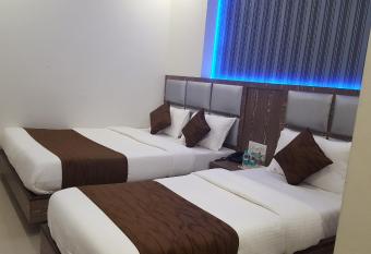 Hotel Sanjary Palace has Smoking rooms