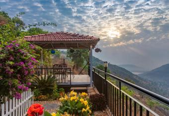 SaffronStays Verandah by the Valley, Panchgani - luxury villa and treehouse with beautiful valley and lake views has Balcony rooms