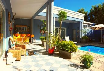 1AA Wilhelmina Luxury Suites allows 18 year olds to book a room