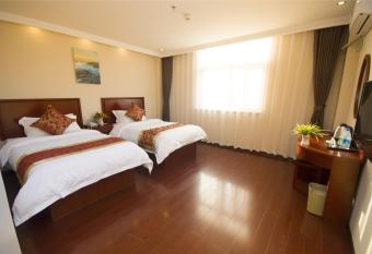 GreenTree Inn Beijing Shunyi District Airport Litian Road Express Hotel allows 18 year olds to book a room