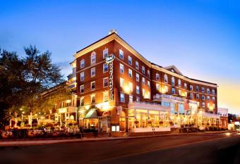 The Hotel Northampton has Balcony rooms