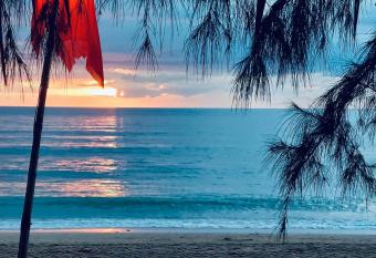 Lanta L.D. Beach Bungalow allows 18 year olds to book a room