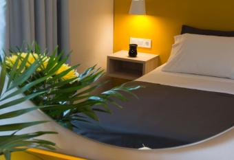 Sunshine Studios has Balcony rooms