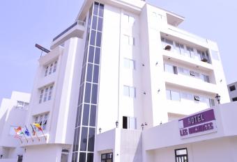 Hotel Les Orchid  es has Balcony rooms