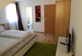 Pension Hofer has Balcony rooms