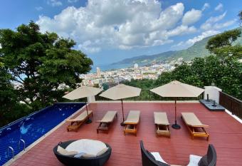 Sunset Bay View Phuket allows 18 year olds to book a room