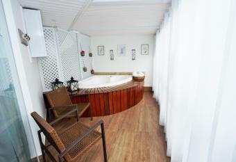 Hotel Boutique Recanto da Passagem allows 18 year olds to book a room