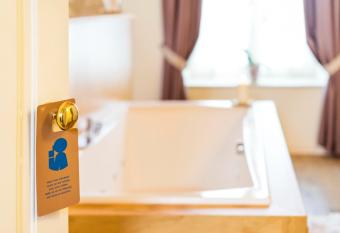 Casa Leon d Oro has rooms with a private hot tub