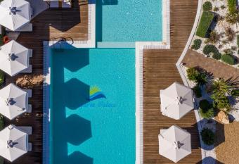 Lagaria Apartments has Balcony rooms