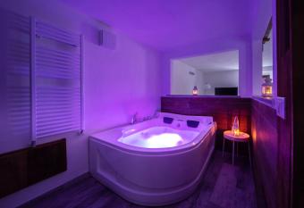 Appartamenti Relax Nus has Balcony rooms