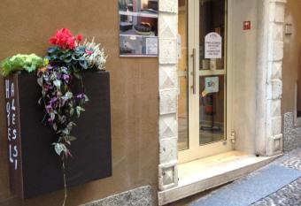 Alessi Appartamenti allows 18 year olds to book a room