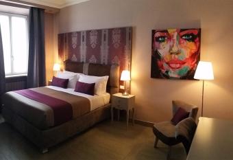 Halex room&food allows 18 year olds to book a room