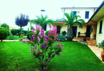 Elisa House allows 18 year olds to book a room