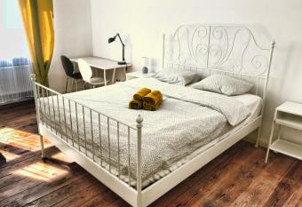 U Romana allows 18 year olds to book a room