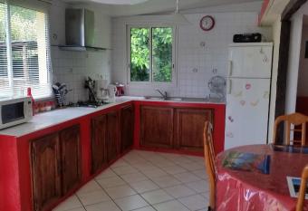 Les Lierrres has Smoking rooms