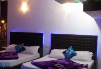 Hotel Revoli Amritsar walking distance From Golden Temple has Balcony rooms