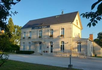 H  tel Le Verger allows 18 year olds to book a room