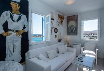 Aiolos Home has Balcony rooms