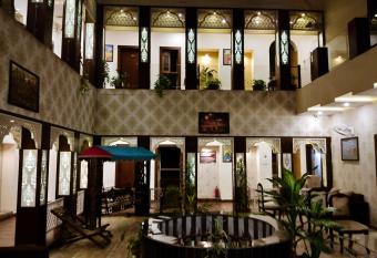 Dwivedi Hotels Sri Omkar Palace has Balcony rooms
