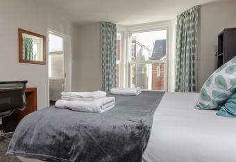 Blue Star House allows 18 year olds to book a room