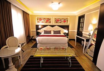 Hotel Sommelier Boutique allows 18 year olds to book a room