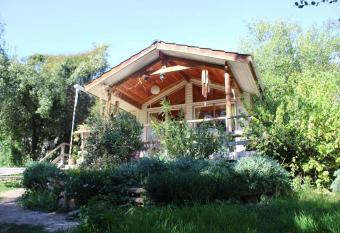 Casa Alfalfal allows 18 year olds to book a room