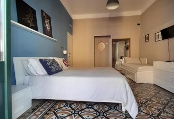 Lavilletta B&B allows 18 year olds to book a room