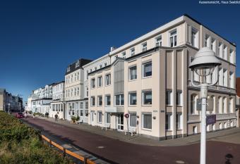 Haus Seeblick allows 18 year olds to book a room