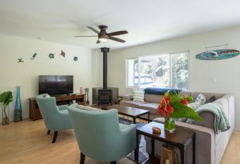 Mauna Ua has Balcony rooms